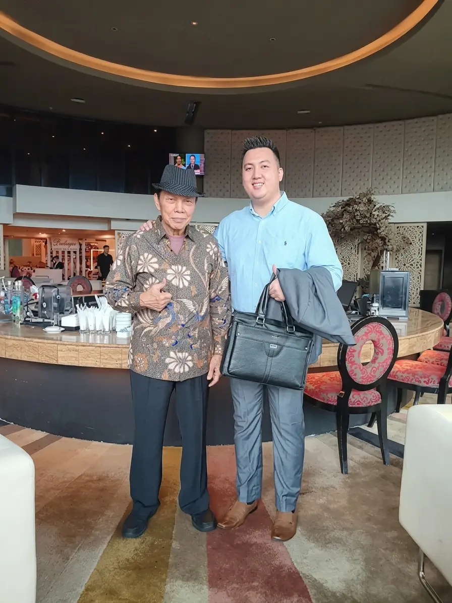 Advokat TBrothers & Associates bersama klien seusai konsultasi